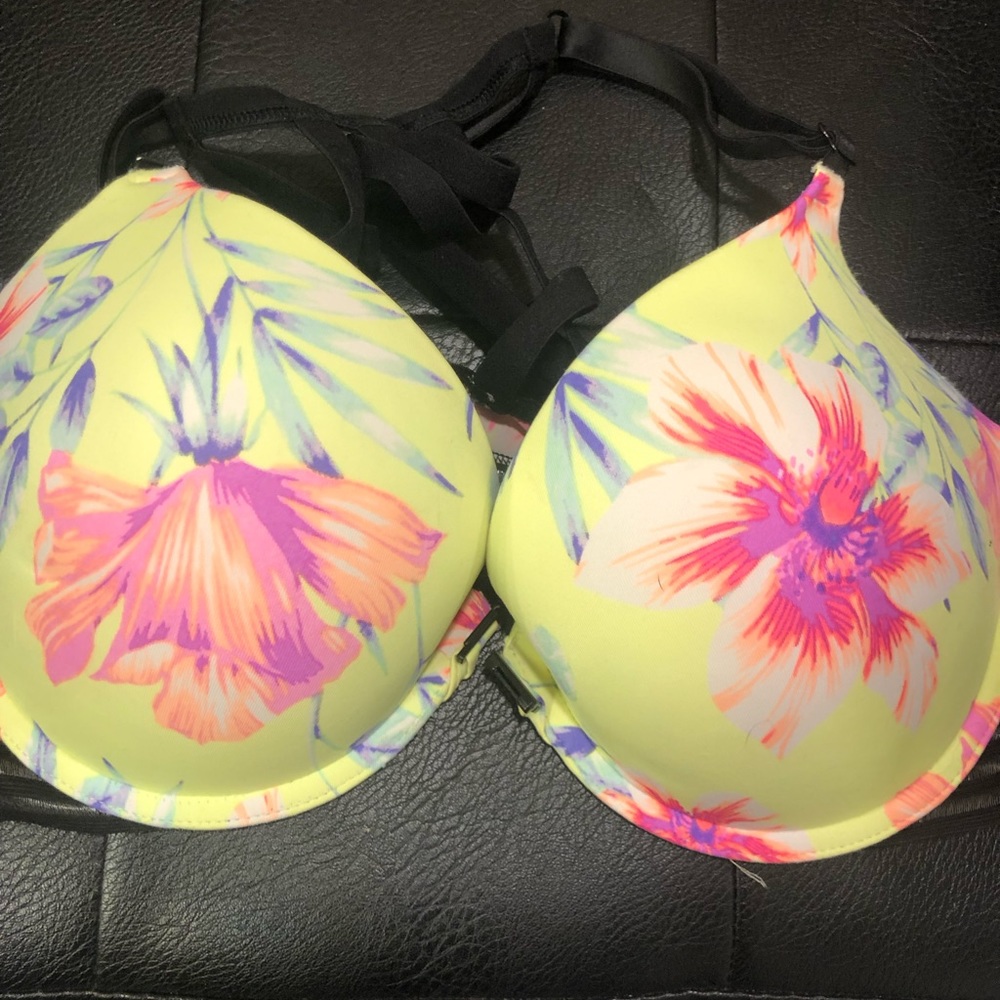 Victoria secret front close push up bra
